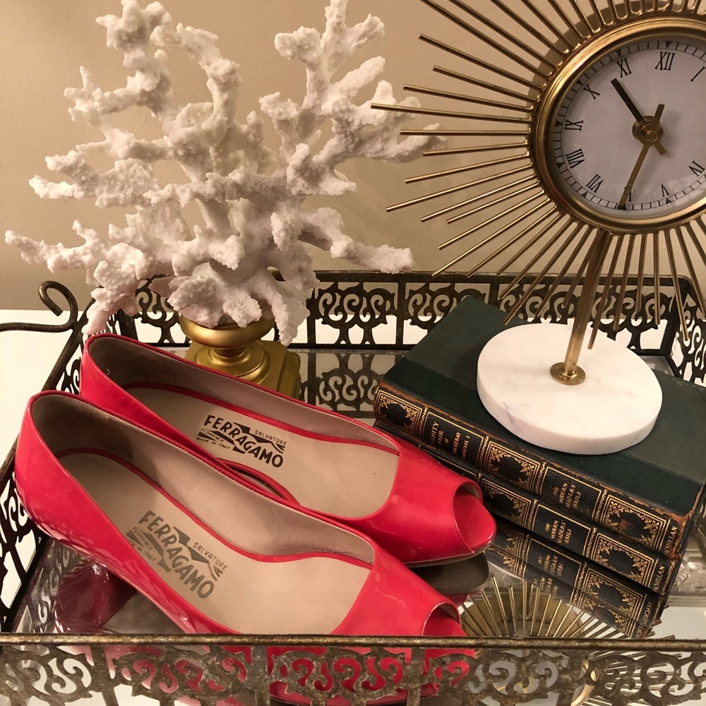 AUTHENTIC Salvatore Ferragamo Peep Toe Kitten Heal